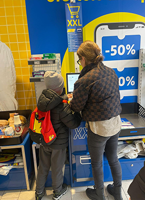 activitate copii la cumparaturi