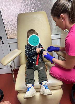 activitate copii la medic