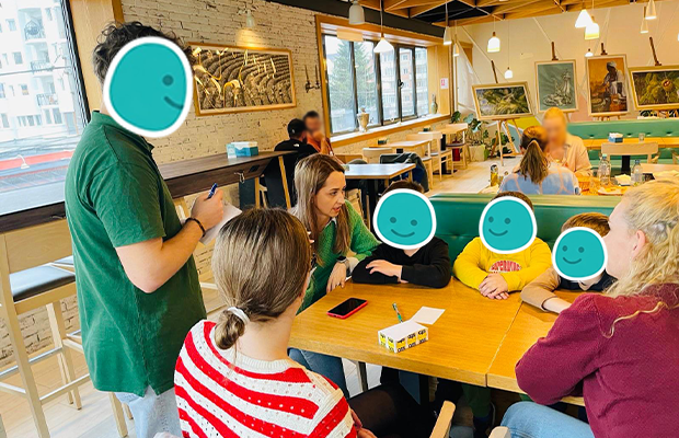 activitate copii la restaurant